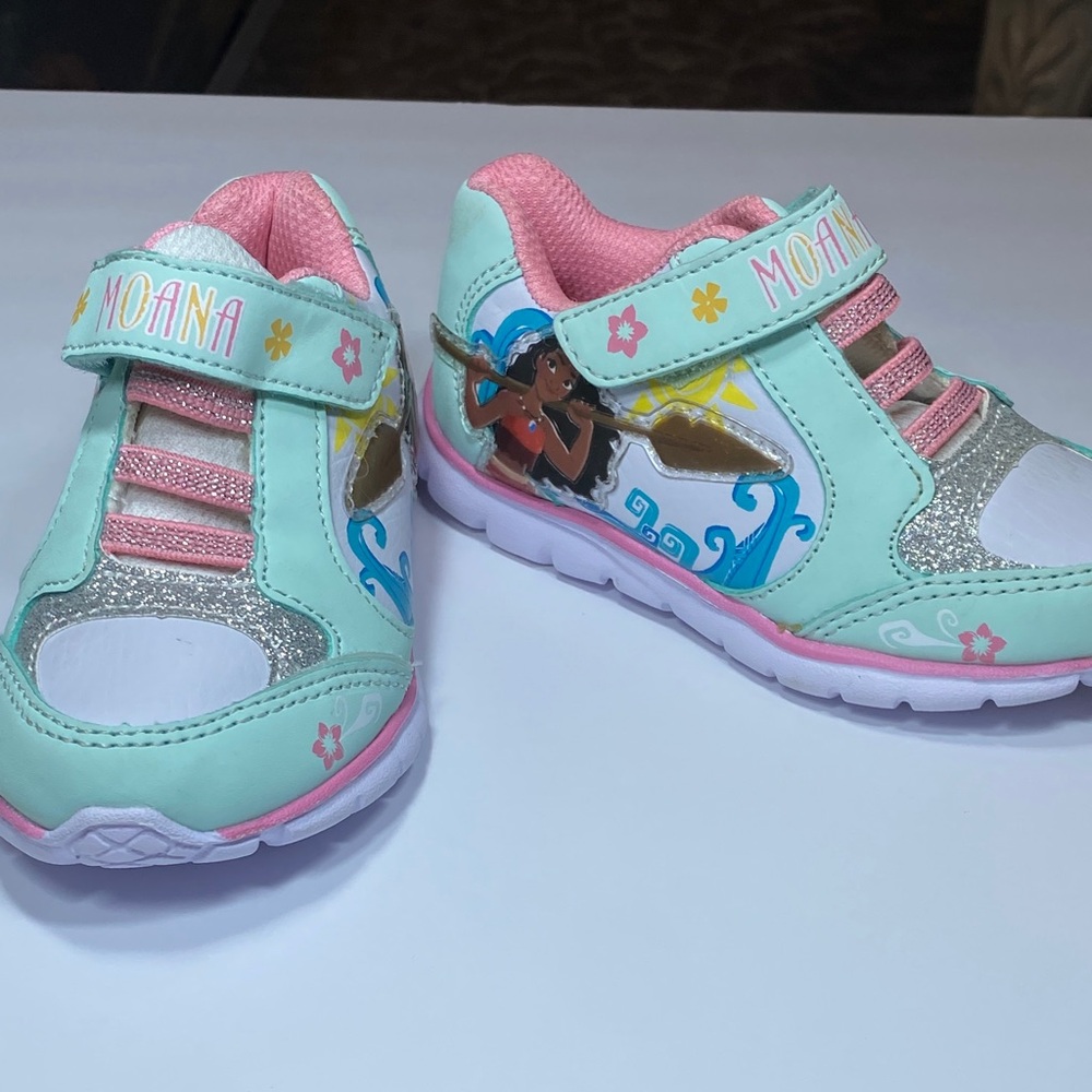Disney Moana Sneakers Size 6 Velcro - Mint and Pink